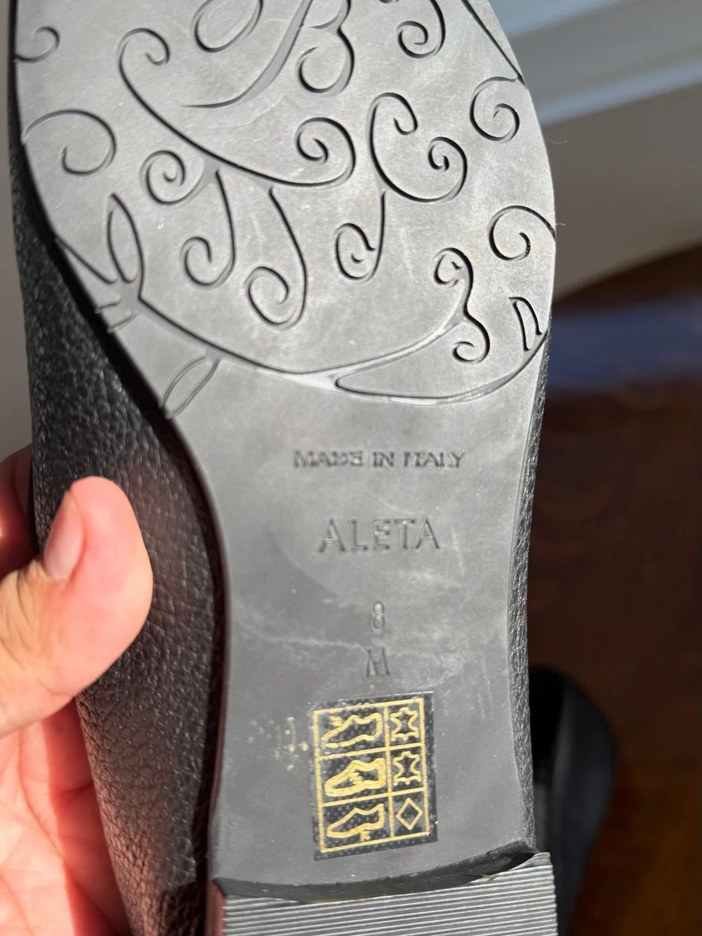Brighton Black Leather Aleta Ballet Flats w/ Silver Medallion made in Italy sz 8